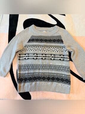 Old Navy Light Gray Ribbed Knit Crew Sweater